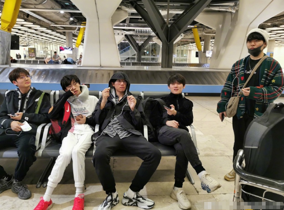 mk体育包含集结日上海久事备战社区盾TheShy与30激战TL分钟，今晨调整名单都惊呆了的词条